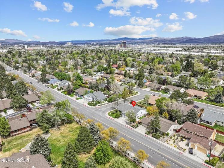 4960 Lakeside, Reno, Nevada 89509, 4 Bedrooms Bedrooms, ,3 BathroomsBathrooms,Residential,Residential,Lakeside,260004466