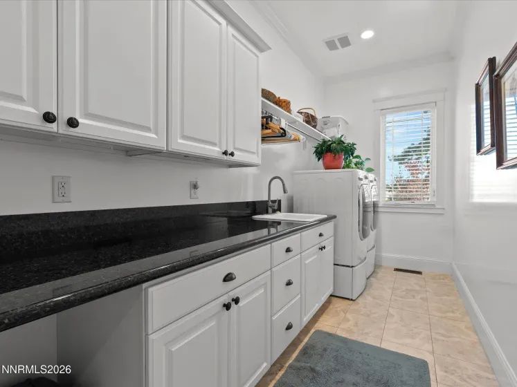 201 Argyle, Reno, Nevada 89511, 4 Bedrooms Bedrooms, ,5 BathroomsBathrooms,Residential,Residential,Argyle,260004467