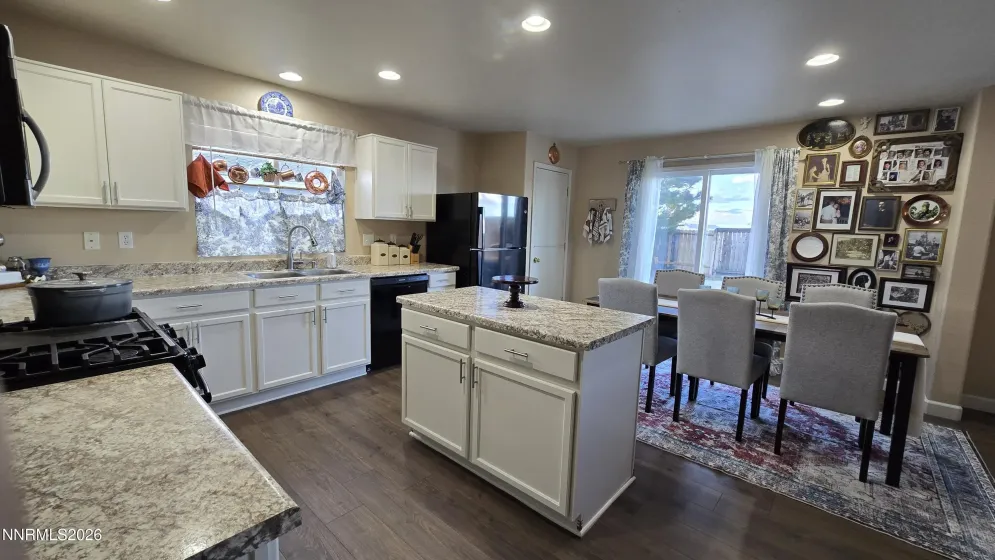 7935 Key Largo, Reno, Nevada 89506, 3 Bedrooms Bedrooms, ,3 BathroomsBathrooms,Residential,Residential,Key Largo,260004472