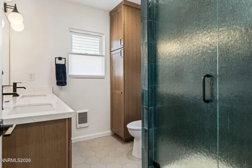 36 Raymond, Reno, Nevada 89503, 3 Bedrooms Bedrooms, ,2 BathroomsBathrooms,Residential,Residential,Raymond,260004473