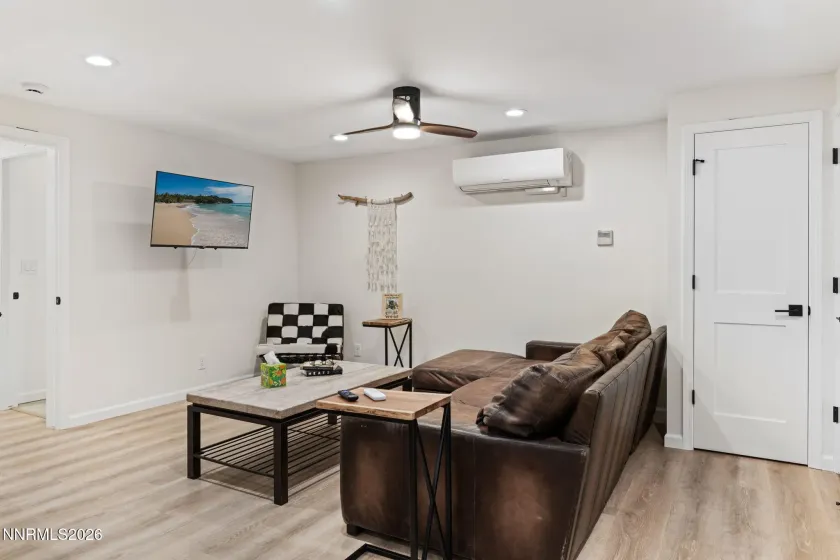 36 Raymond, Reno, Nevada 89503, 3 Bedrooms Bedrooms, ,2 BathroomsBathrooms,Residential,Residential,Raymond,260004473