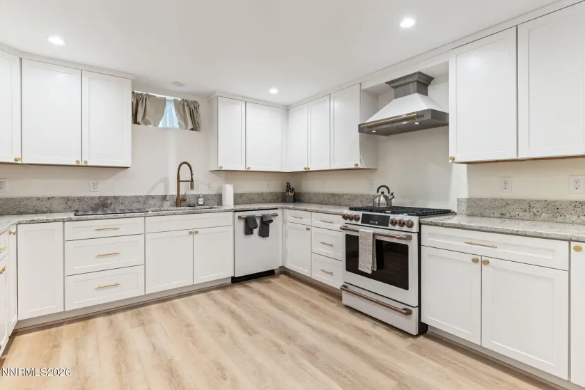 36 Raymond, Reno, Nevada 89503, 3 Bedrooms Bedrooms, ,2 BathroomsBathrooms,Residential,Residential,Raymond,260004473