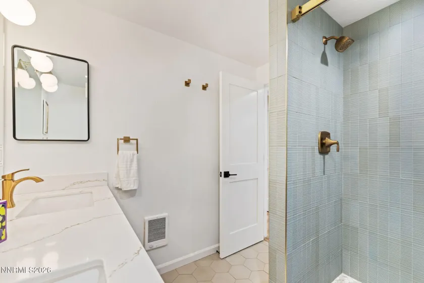 36 Raymond, Reno, Nevada 89503, 3 Bedrooms Bedrooms, ,2 BathroomsBathrooms,Residential,Residential,Raymond,260004473