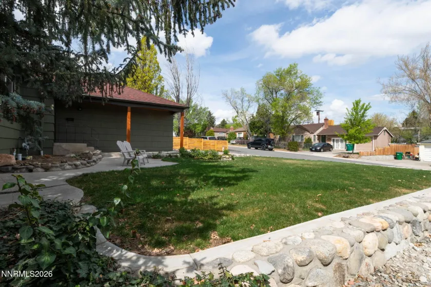 36 Raymond, Reno, Nevada 89503, 3 Bedrooms Bedrooms, ,2 BathroomsBathrooms,Residential,Residential,Raymond,260004473