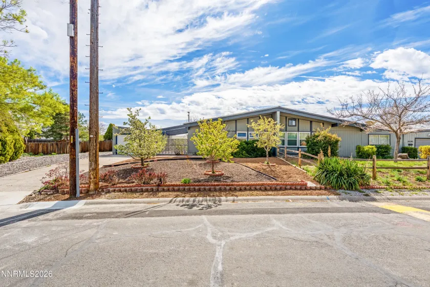 11132 Rocky Mountain, Reno, Nevada 89506, 2 Bedrooms Bedrooms, ,1 BathroomBathrooms,Residential,Residential,Rocky Mountain,260004481