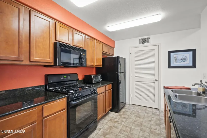 9050 Double R, Reno, Nevada 89521, 1 Bedroom Bedrooms, ,1 BathroomBathrooms,Residential,Residential,Double R,260004491