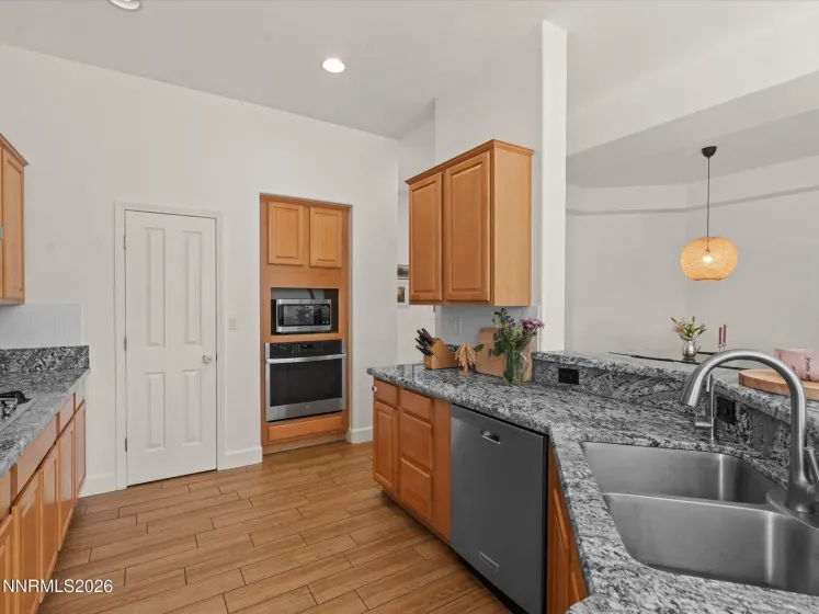 1123 Harbor Town, Sparks, Nevada 89436, 4 Bedrooms Bedrooms, ,2 BathroomsBathrooms,Residential,Residential,Harbor Town,260004494