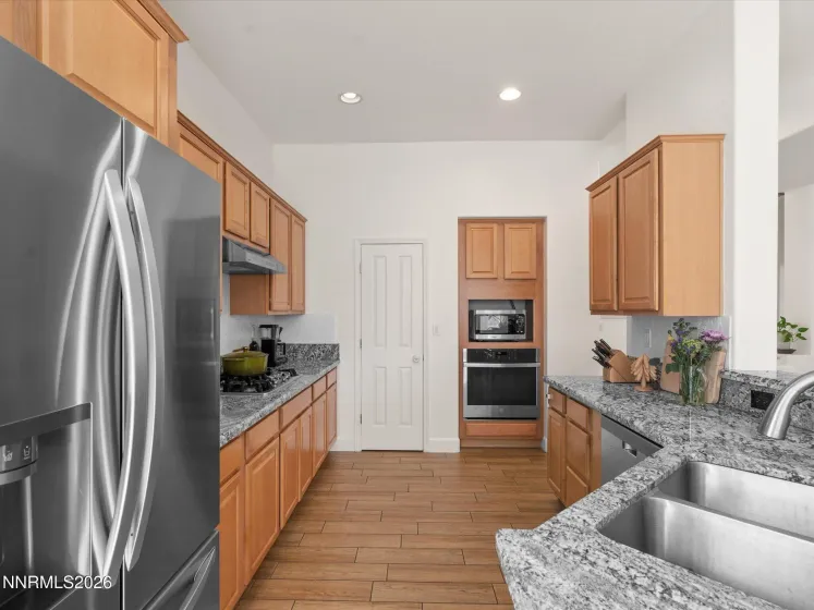 1123 Harbor Town, Sparks, Nevada 89436, 4 Bedrooms Bedrooms, ,2 BathroomsBathrooms,Residential,Residential,Harbor Town,260004494