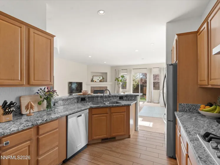 1123 Harbor Town, Sparks, Nevada 89436, 4 Bedrooms Bedrooms, ,2 BathroomsBathrooms,Residential,Residential,Harbor Town,260004494