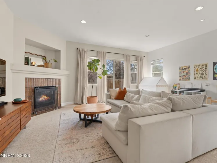 1123 Harbor Town, Sparks, Nevada 89436, 4 Bedrooms Bedrooms, ,2 BathroomsBathrooms,Residential,Residential,Harbor Town,260004494