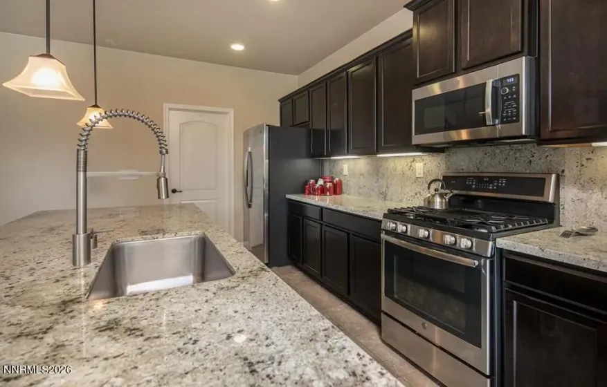 3911 Hazy Swale, Sparks, Nevada 89436, 3 Bedrooms Bedrooms, ,3 BathroomsBathrooms,Residential Lease,Manufactured,Hazy Swale,260004504