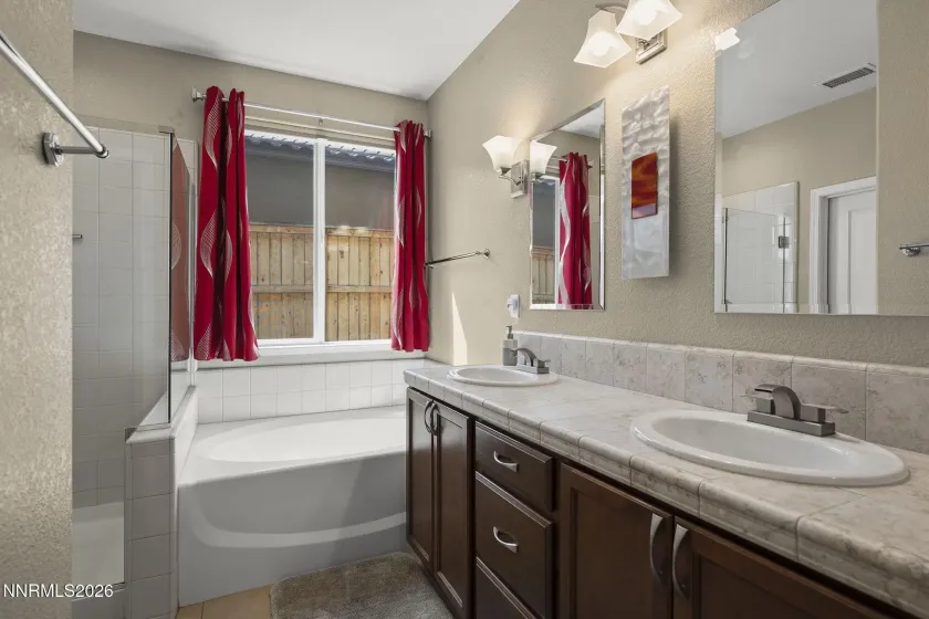 2828 Kimberlite, Sparks, Nevada 89436, 3 Bedrooms Bedrooms, ,2 BathroomsBathrooms,Residential,Residential,Kimberlite,260004521