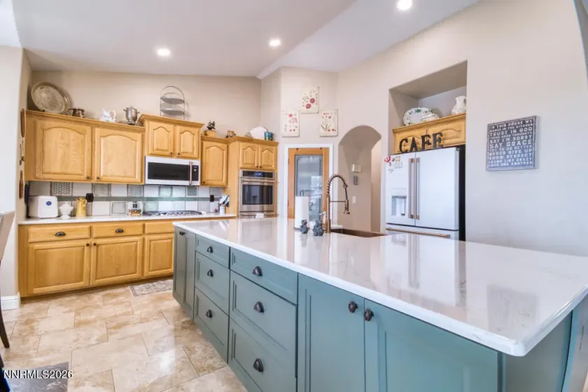 649 Saddle Horn, Fernley, Nevada 89408, 3 Bedrooms Bedrooms, ,2 BathroomsBathrooms,Residential,Residential,Saddle Horn,260004525