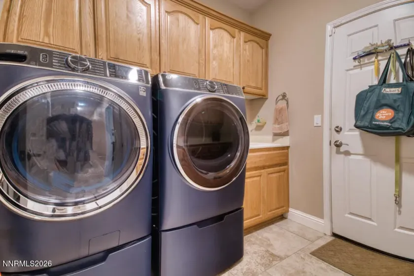 649 Saddle Horn, Fernley, Nevada 89408, 3 Bedrooms Bedrooms, ,2 BathroomsBathrooms,Residential,Residential,Saddle Horn,260004525