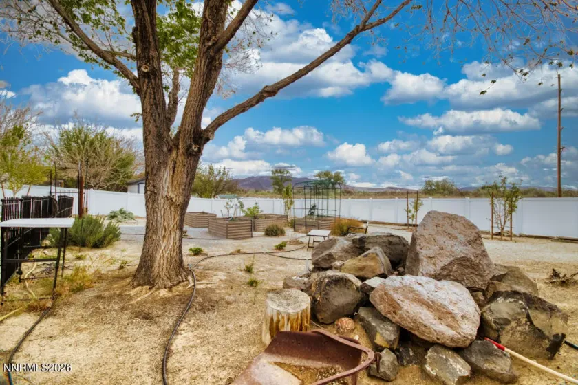 649 Saddle Horn, Fernley, Nevada 89408, 3 Bedrooms Bedrooms, ,2 BathroomsBathrooms,Residential,Residential,Saddle Horn,260004525