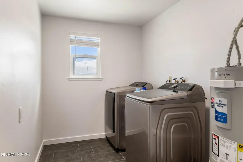 879 Whitney, Gardnerville, Nevada 89460, 3 Bedrooms Bedrooms, ,1 BathroomBathrooms,Residential,Residential,Whitney,260004536