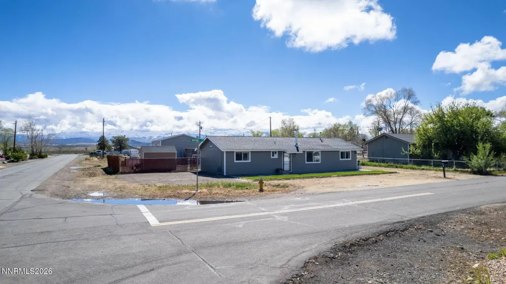 879 Whitney, Gardnerville, Nevada 89460, 3 Bedrooms Bedrooms, ,1 BathroomBathrooms,Residential,Residential,Whitney,260004536