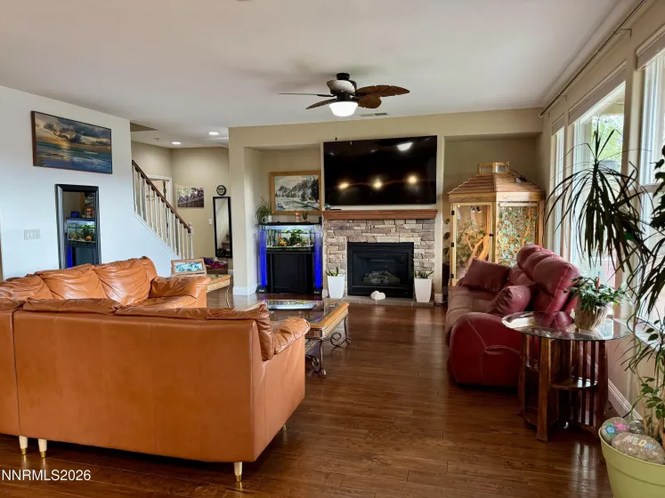 7125 Truth, Sparks, Nevada 89436, 5 Bedrooms Bedrooms, ,3 BathroomsBathrooms,Residential,Residential,Truth,260004541