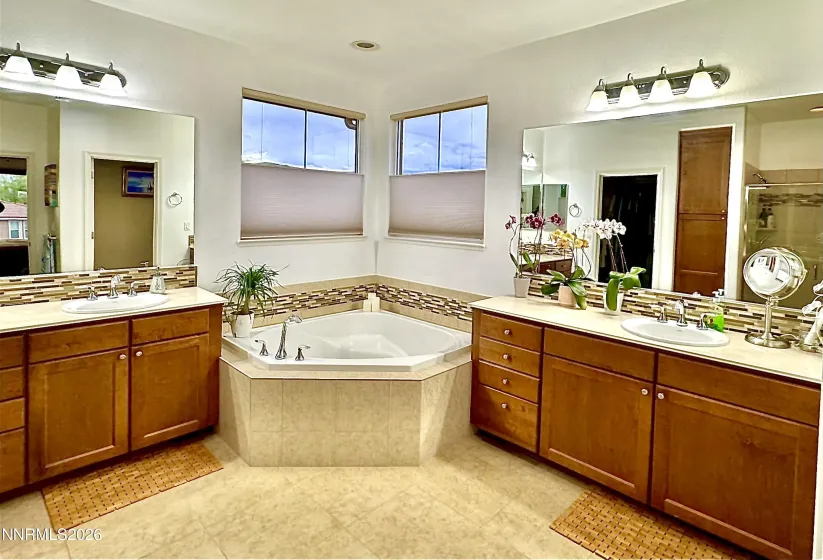 7125 Truth, Sparks, Nevada 89436, 5 Bedrooms Bedrooms, ,3 BathroomsBathrooms,Residential,Residential,Truth,260004541