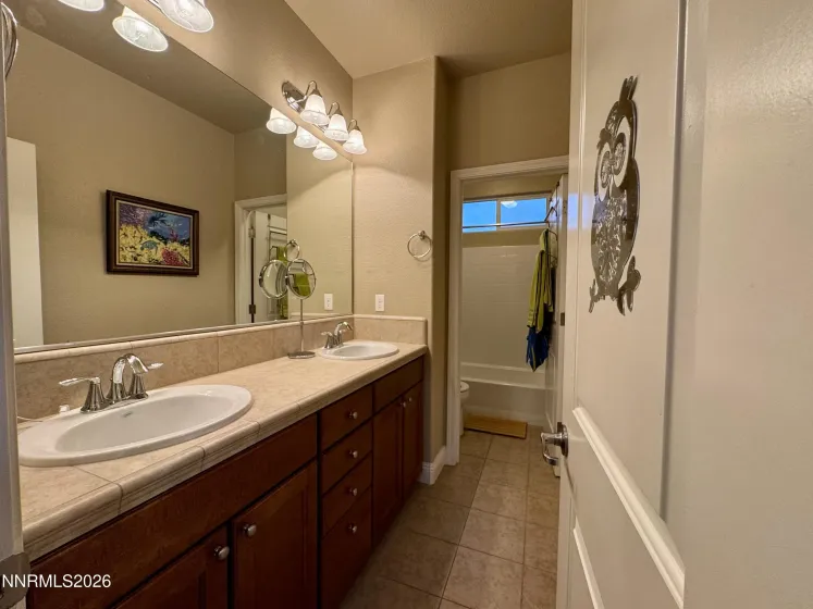 7125 Truth, Sparks, Nevada 89436, 5 Bedrooms Bedrooms, ,3 BathroomsBathrooms,Residential,Residential,Truth,260004541