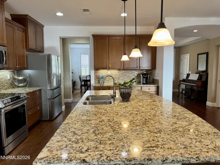 7125 Truth, Sparks, Nevada 89436, 5 Bedrooms Bedrooms, ,3 BathroomsBathrooms,Residential,Residential,Truth,260004541