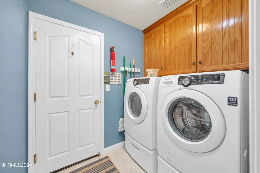 2057 Divot, Carson City, Nevada 89701, 4 Bedrooms Bedrooms, ,2 BathroomsBathrooms,Residential,Residential,Divot,260004545