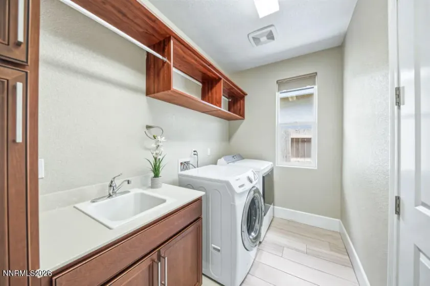 9835 Hafflinger, Reno, Nevada 89521, 2 Bedrooms Bedrooms, ,2 BathroomsBathrooms,Residential,Residential,Hafflinger,260004548