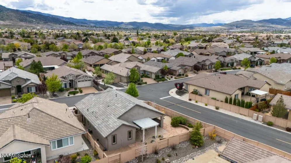 9835 Hafflinger, Reno, Nevada 89521, 2 Bedrooms Bedrooms, ,2 BathroomsBathrooms,Residential,Residential,Hafflinger,260004548