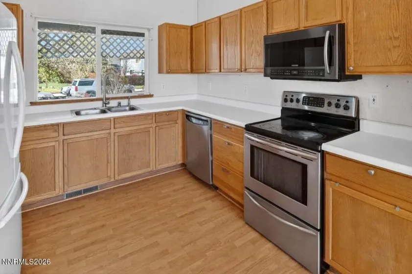 218 Poppy Hills, Fernley, Nevada 89408, 4 Bedrooms Bedrooms, ,3 BathroomsBathrooms,Residential,Residential,Poppy Hills,260004591