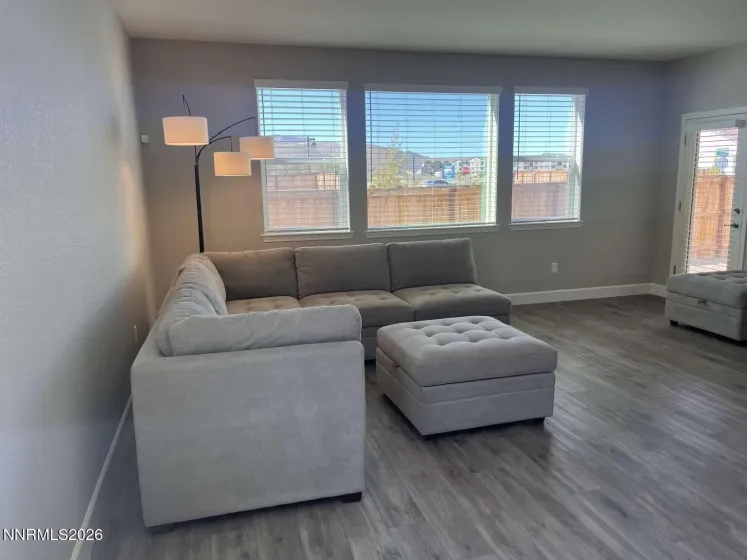 6181 Farm House, Sparks, Nevada 89436, 3 Bedrooms Bedrooms, ,2 BathroomsBathrooms,Residential,Residential,Farm House,260004555