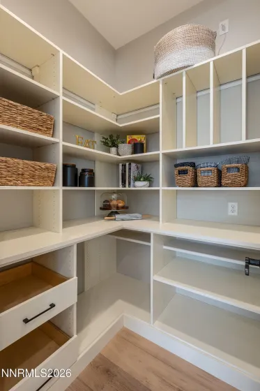 720 Marewood, Reno, Nevada 89509, 3 Bedrooms Bedrooms, ,4 BathroomsBathrooms,Residential,Residential,Marewood,260004557