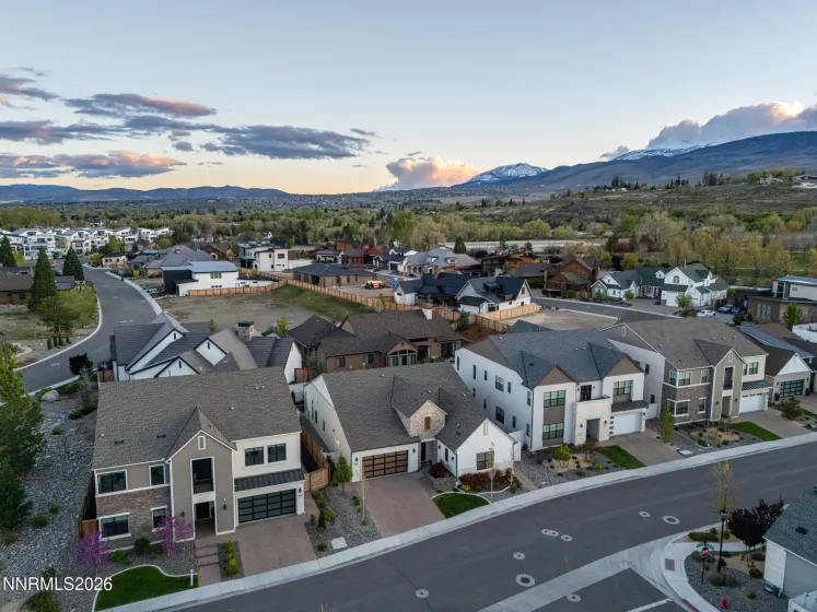 720 Marewood, Reno, Nevada 89509, 3 Bedrooms Bedrooms, ,4 BathroomsBathrooms,Residential,Residential,Marewood,260004557