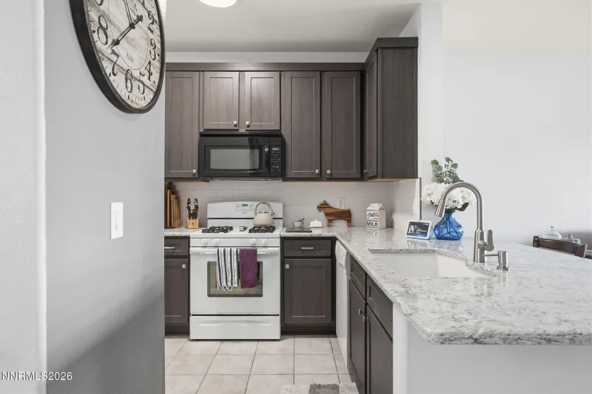 900 Meadows, Reno, Nevada 89521, 2 Bedrooms Bedrooms, ,2 BathroomsBathrooms,Residential,Residential,Meadows,260004562