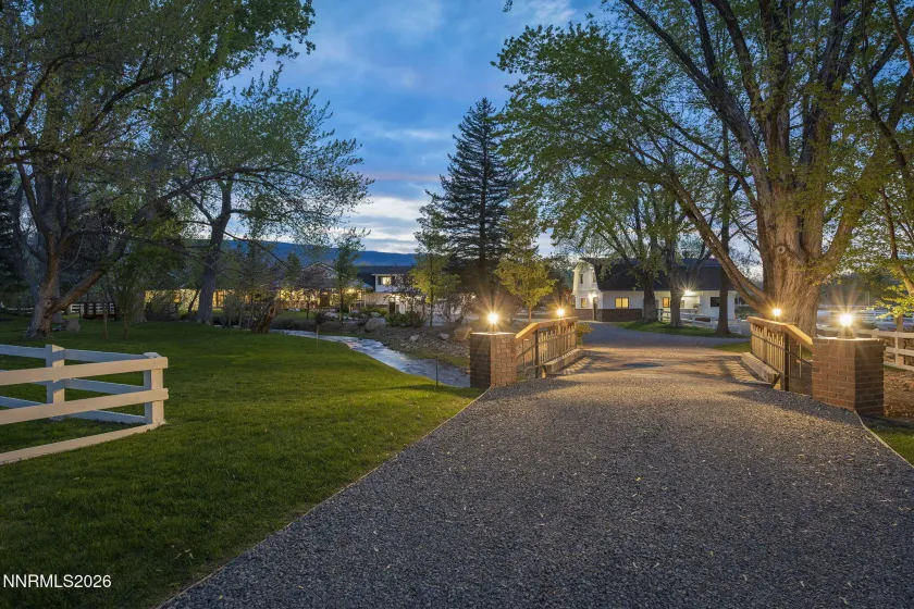 Bridge over Thomas Creek