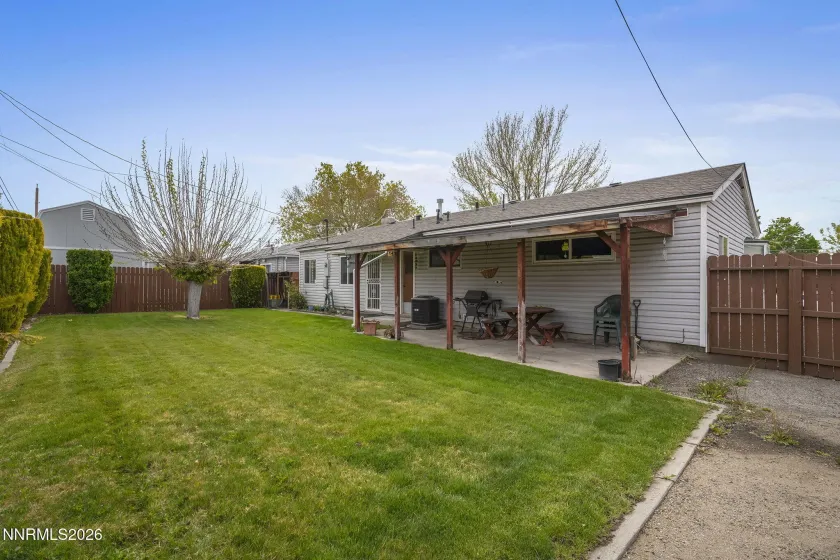 1360 Oxford, Sparks, Nevada 89431, 3 Bedrooms Bedrooms, ,2 BathroomsBathrooms,Residential,Residential,Oxford,260004583