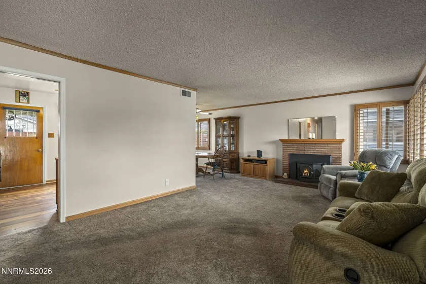 1360 Oxford, Sparks, Nevada 89431, 3 Bedrooms Bedrooms, ,2 BathroomsBathrooms,Residential,Residential,Oxford,260004583