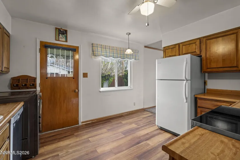 1360 Oxford, Sparks, Nevada 89431, 3 Bedrooms Bedrooms, ,2 BathroomsBathrooms,Residential,Residential,Oxford,260004583