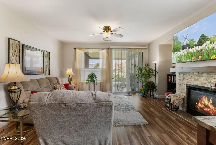 916 Lakeview, Dayton, Nevada 89403, 3 Bedrooms Bedrooms, ,2 BathroomsBathrooms,Residential,Residential,Lakeview,260004588