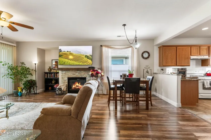 916 Lakeview, Dayton, Nevada 89403, 3 Bedrooms Bedrooms, ,2 BathroomsBathrooms,Residential,Residential,Lakeview,260004588