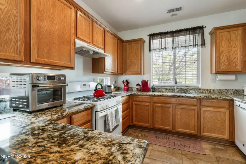 916 Lakeview, Dayton, Nevada 89403, 3 Bedrooms Bedrooms, ,2 BathroomsBathrooms,Residential,Residential,Lakeview,260004588