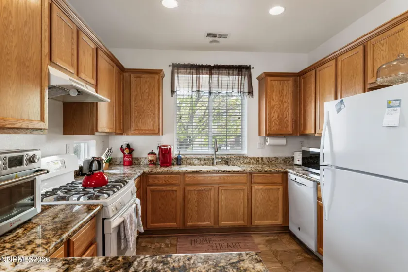 916 Lakeview, Dayton, Nevada 89403, 3 Bedrooms Bedrooms, ,2 BathroomsBathrooms,Residential,Residential,Lakeview,260004588