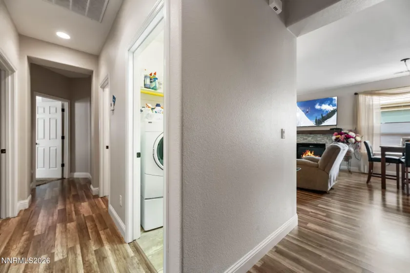 916 Lakeview, Dayton, Nevada 89403, 3 Bedrooms Bedrooms, ,2 BathroomsBathrooms,Residential,Residential,Lakeview,260004588