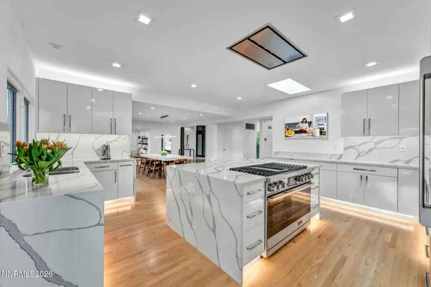 2040 Parkridge, Reno, Nevada 89509, 5 Bedrooms Bedrooms, ,4 BathroomsBathrooms,Residential,Residential,Parkridge,260004595