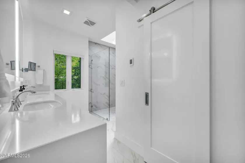 2040 Parkridge, Reno, Nevada 89509, 5 Bedrooms Bedrooms, ,4 BathroomsBathrooms,Residential,Residential,Parkridge,260004595