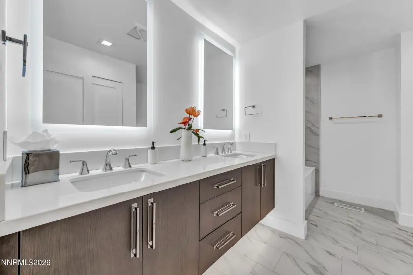 2040 Parkridge, Reno, Nevada 89509, 5 Bedrooms Bedrooms, ,4 BathroomsBathrooms,Residential,Residential,Parkridge,260004595