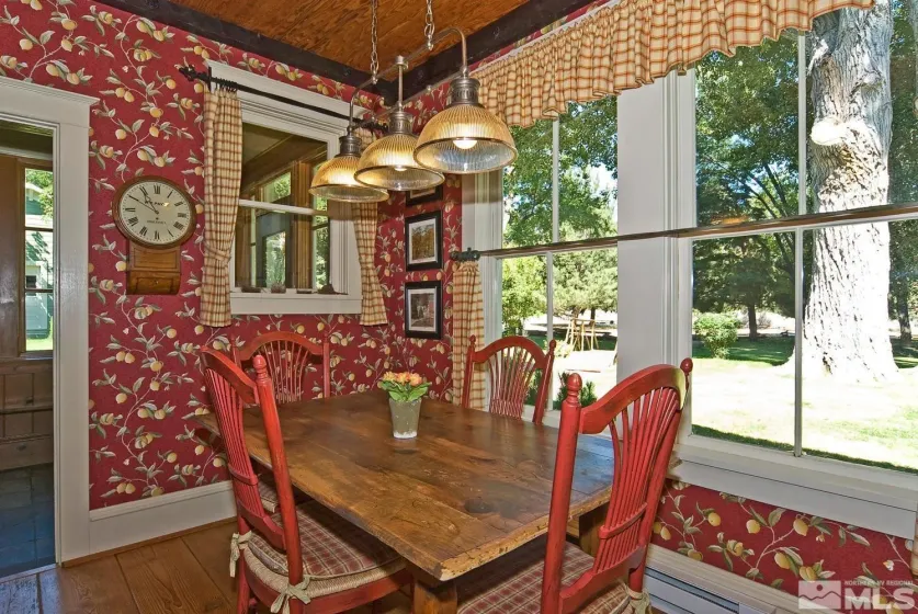 850 Sheridan, Gardnerville, Nevada 89460, 5 Bedrooms Bedrooms, ,3 BathroomsBathrooms,Residential,Residential,Sheridan,260004596