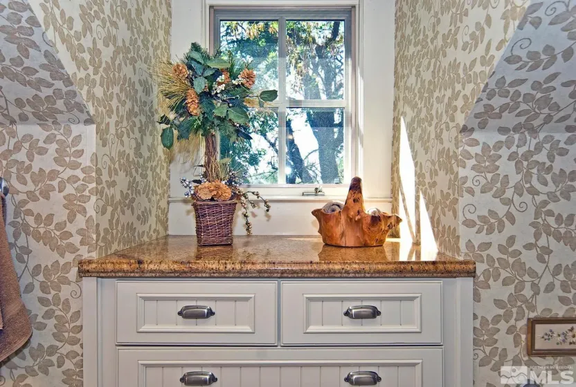 850 Sheridan, Gardnerville, Nevada 89460, 5 Bedrooms Bedrooms, ,3 BathroomsBathrooms,Residential,Residential,Sheridan,260004596