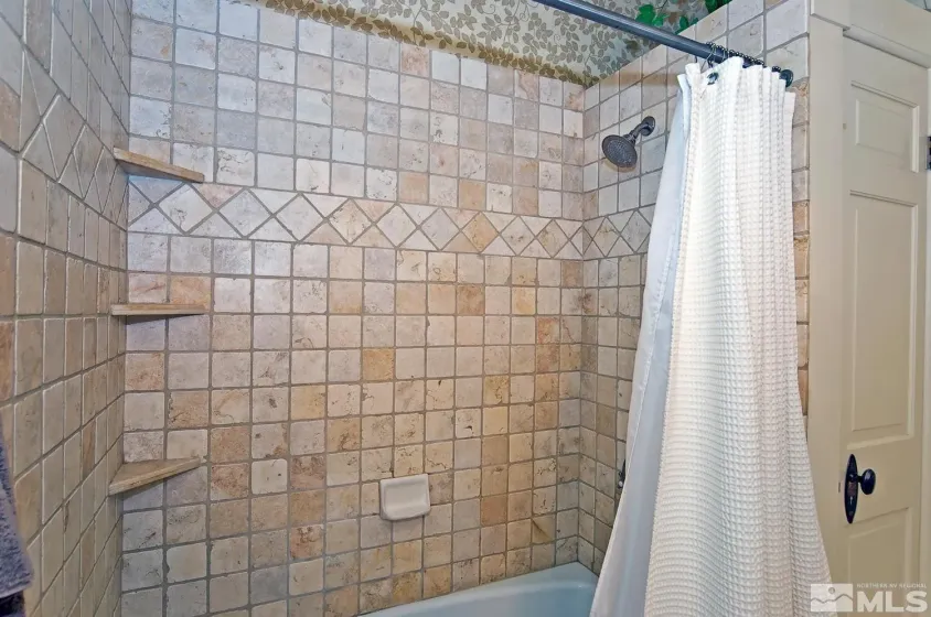 850 Sheridan, Gardnerville, Nevada 89460, 5 Bedrooms Bedrooms, ,3 BathroomsBathrooms,Residential,Residential,Sheridan,260004596