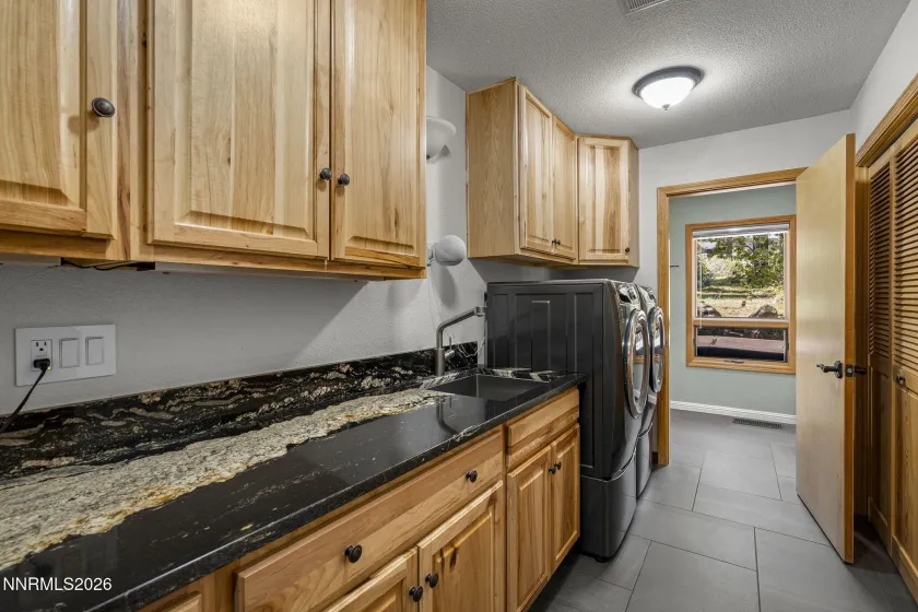 350 Yellow Pine, Reno, Nevada 89511, 4 Bedrooms Bedrooms, ,3 BathroomsBathrooms,Residential,Residential,Yellow Pine,260004597