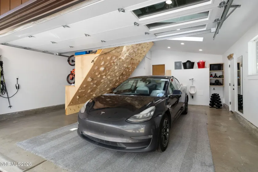 1200 Joshua, Reno, Nevada 89509, 4 Bedrooms Bedrooms, ,2 BathroomsBathrooms,Residential,Residential,Joshua,260004598